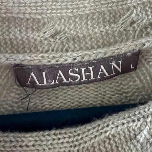 Alashan Wool and Cashmere Blend Fisherman Turtleneck in Sage Green size Large - Picture 6 of 15